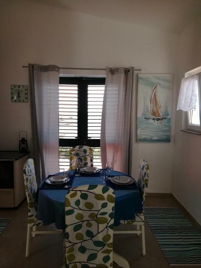 Poseidon Holiday Guesthouse Жирье Экстерьер фото