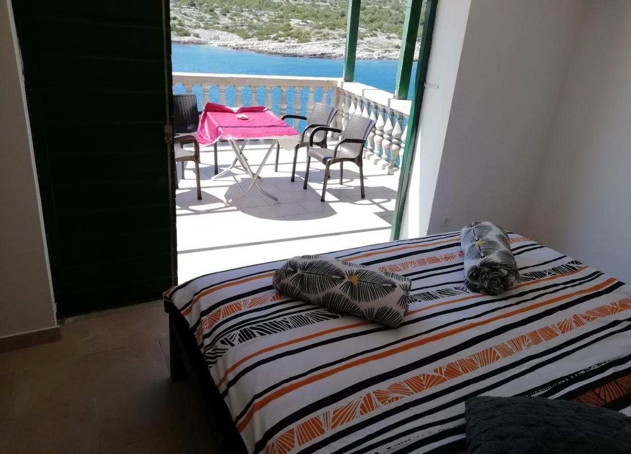 Poseidon Holiday Guesthouse Жирье Экстерьер фото